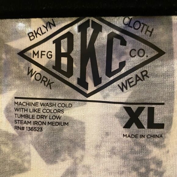 Statue of Liberty Sleeveless tank lightweight design on both front & back - Picture 3 of 12